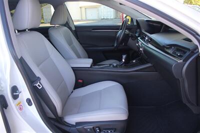 2016 Lexus ES 350   - Photo 30 - Lexington, SC 29073