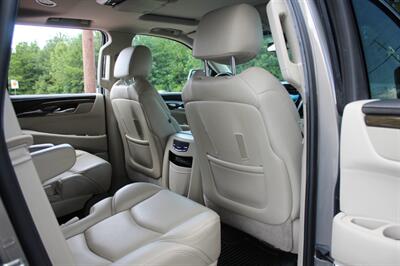 2019 Cadillac Escalade Premium Luxury   - Photo 32 - Lexington, SC 29073