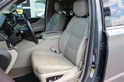 2019 Cadillac Escalade Premium Luxury   - Photo 18 - Lexington, SC 29073
