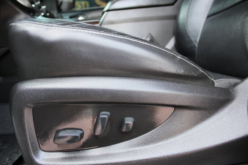 2019 GMC Yukon XL SLT - Photo 18 - Lexington, SC 29073