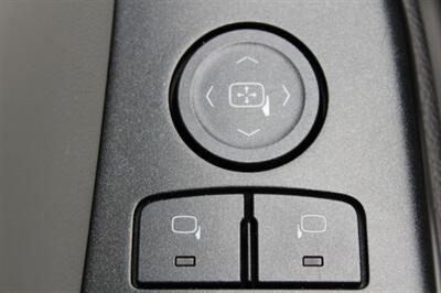 2020 Chevrolet Suburban LT   - Photo 32 - Lexington, SC 29073