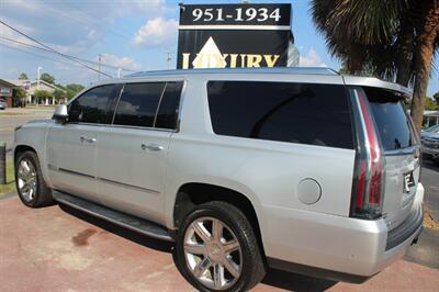 2019 Cadillac Escalade ESV Luxury   - Photo 9 - Lexington, SC 29073