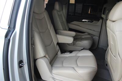 2019 Cadillac Escalade ESV Luxury   - Photo 31 - Lexington, SC 29073