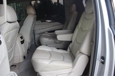 2019 Cadillac Escalade ESV Luxury   - Photo 23 - Lexington, SC 29073