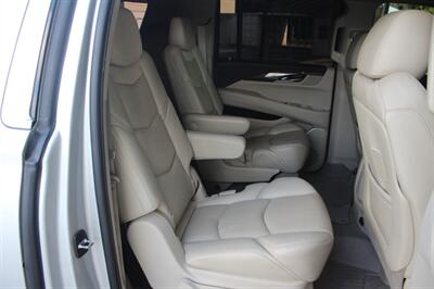 2019 Cadillac Escalade ESV Luxury   - Photo 33 - Lexington, SC 29073