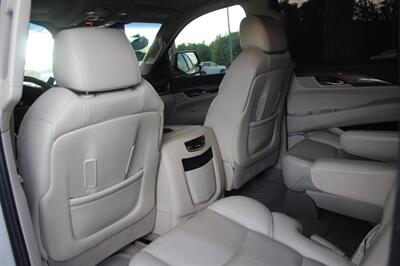 2019 Cadillac Escalade ESV Luxury   - Photo 24 - Lexington, SC 29073