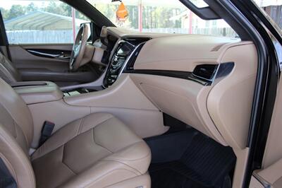 2018 Cadillac Escalade ESV Platinum   - Photo 38 - Lexington, SC 29073