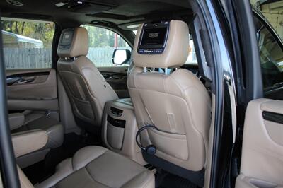 2018 Cadillac Escalade ESV Platinum   - Photo 32 - Lexington, SC 29073