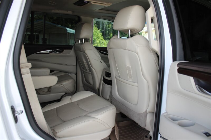 2017 Cadillac Escalade Premium Luxury - Photo 30 - Lexington, SC 29073