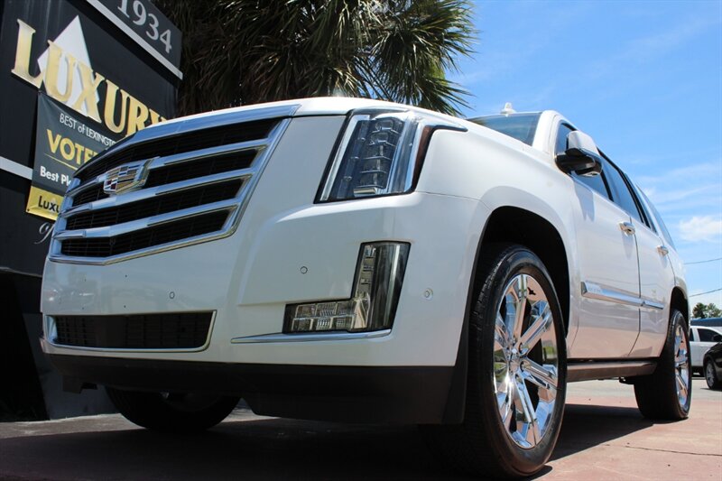 2017 Cadillac Escalade Premium Luxury   - Photo 1 - Lexington, SC 29073