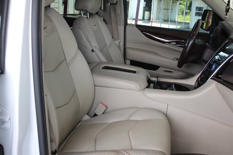 2017 Cadillac Escalade Premium Luxury - Photo 35 - Lexington, SC 29073