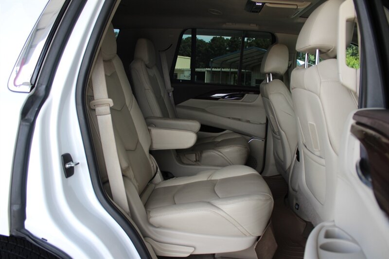 2017 Cadillac Escalade Premium Luxury - Photo 32 - Lexington, SC 29073