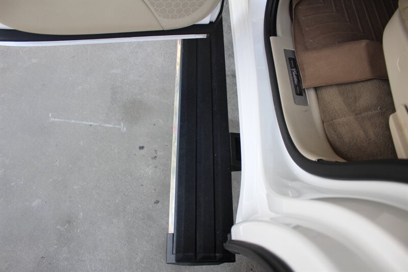 2017 Cadillac Escalade Premium Luxury - Photo 16 - Lexington, SC 29073