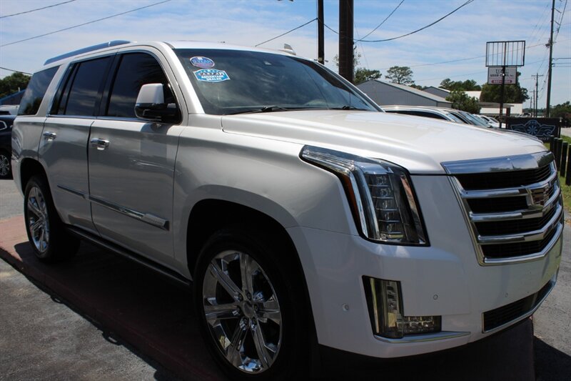 2017 Cadillac Escalade Premium Luxury - Photo 11 - Lexington, SC 29073