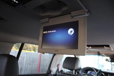 2018 Cadillac Escalade ESV Luxury   - Photo 29 - Lexington, SC 29073