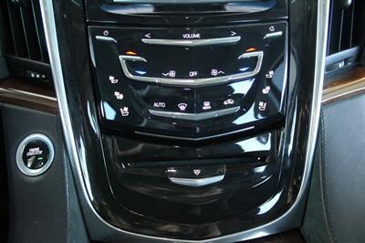 2018 Cadillac Escalade ESV Luxury   - Photo 38 - Lexington, SC 29073