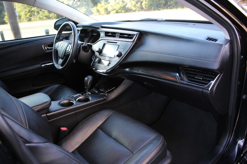 2018 Toyota Avalon XLE photo 26