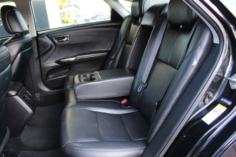 2018 Toyota Avalon XLE photo 18