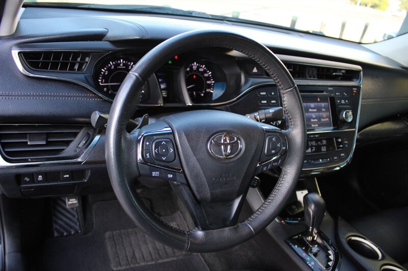2018 Toyota Avalon XLE photo 12