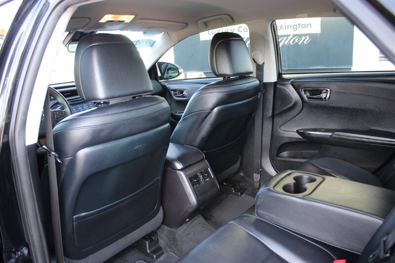 2018 Toyota Avalon XLE photo 17