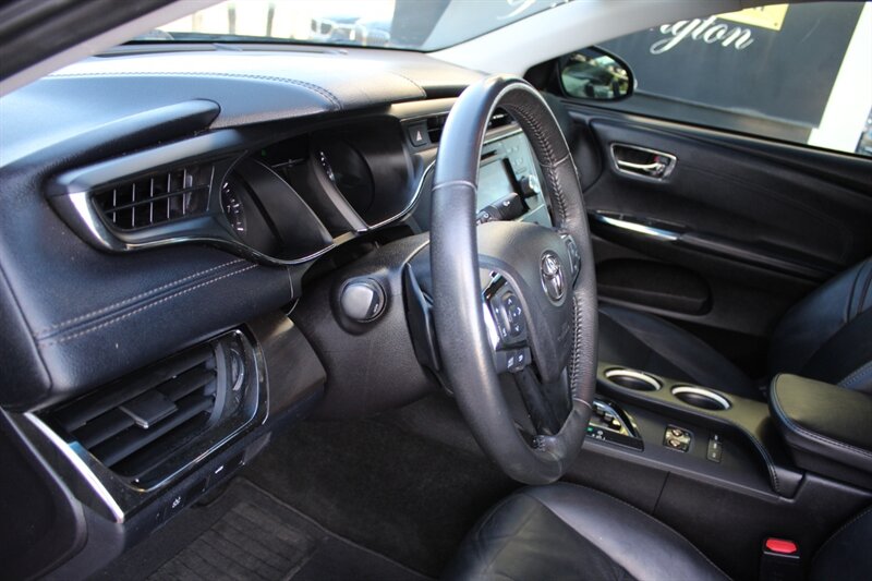 2018 Toyota Avalon XLE photo 11