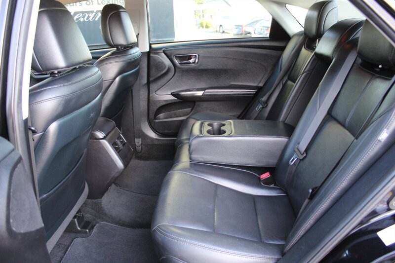 2018 Toyota Avalon XLE photo 19