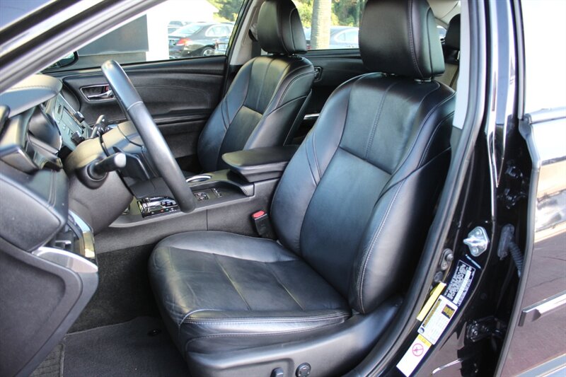 2018 Toyota Avalon XLE photo 14