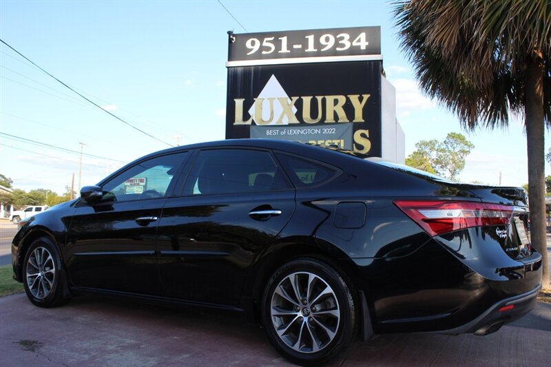 2018 Toyota Avalon XLE photo 9