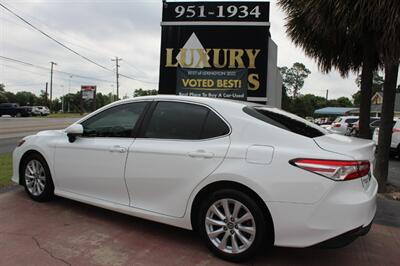 2018 Toyota Camry LE   - Photo 5 - Lexington, SC 29073