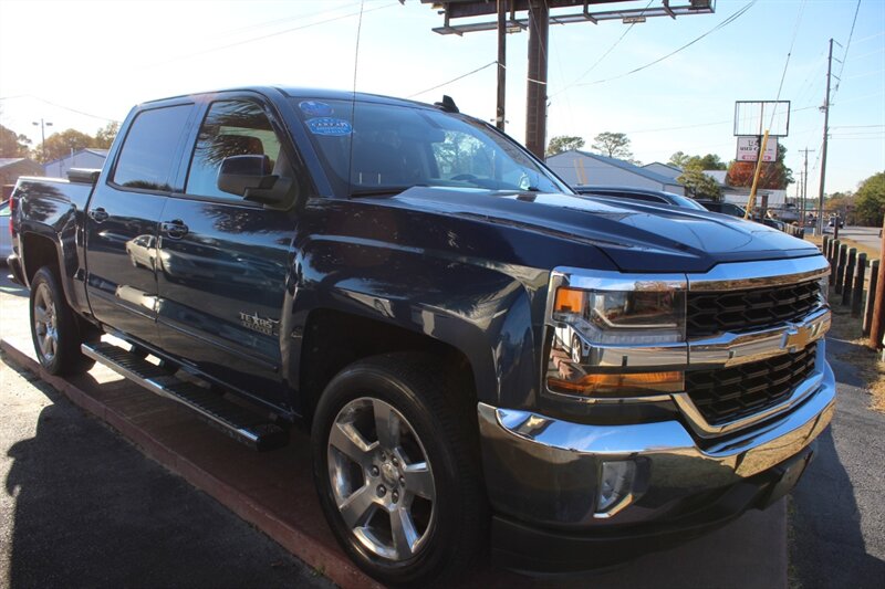 2018 Chevrolet Silverado 1500 LT - Photo 11 - Lexington, SC 29073