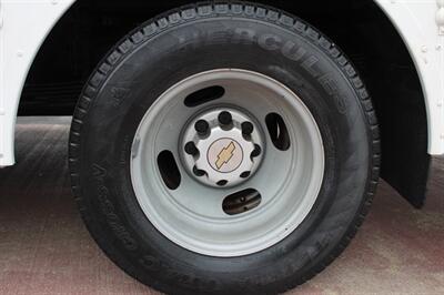 2009 Chevrolet Express 3500   - Photo 34 - Lexington, SC 29073