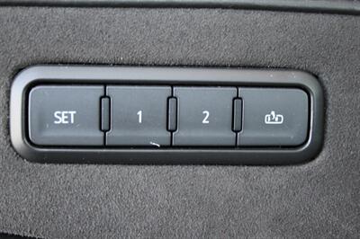 2016 Cadillac Escalade Platinum   - Photo 28 - Lexington, SC 29073