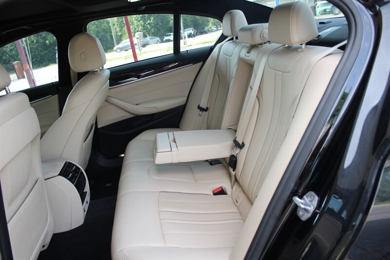 2018 BMW 530i xDrive - Photo 23 - Lexington, SC 29073