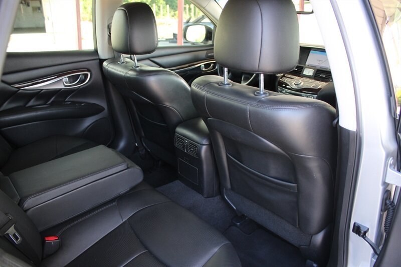 2016 INFINITI Q70 3.7 - Photo 24 - Lexington, SC 29073
