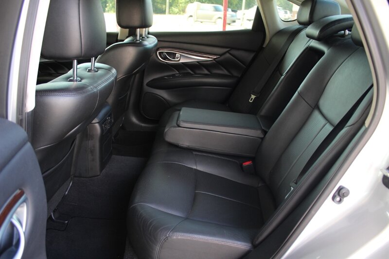 2016 INFINITI Q70 3.7 - Photo 19 - Lexington, SC 29073