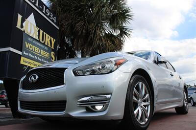 2016 INFINITI Q70 3.7 Sedan