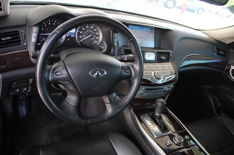 2016 INFINITI Q70 3.7 - Photo 17 - Lexington, SC 29073
