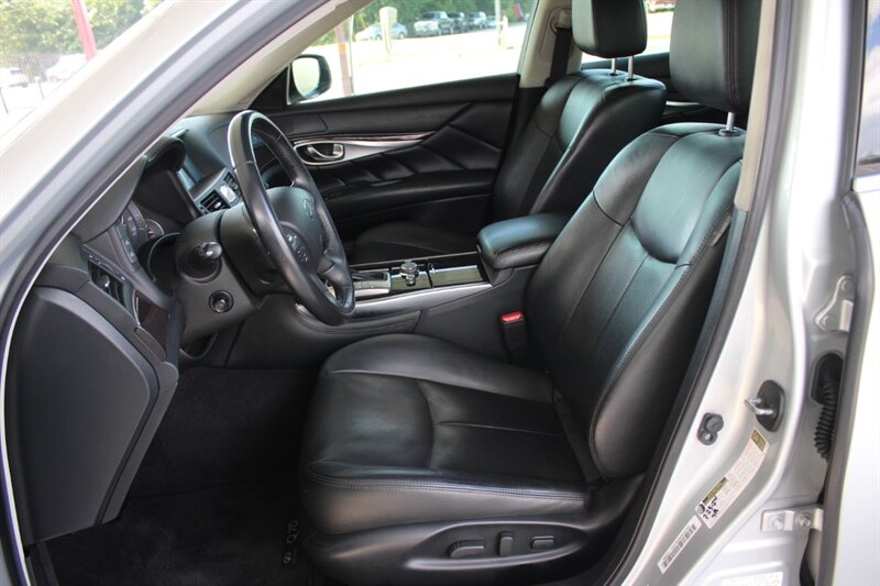 2016 INFINITI Q70 3.7 - Photo 16 - Lexington, SC 29073
