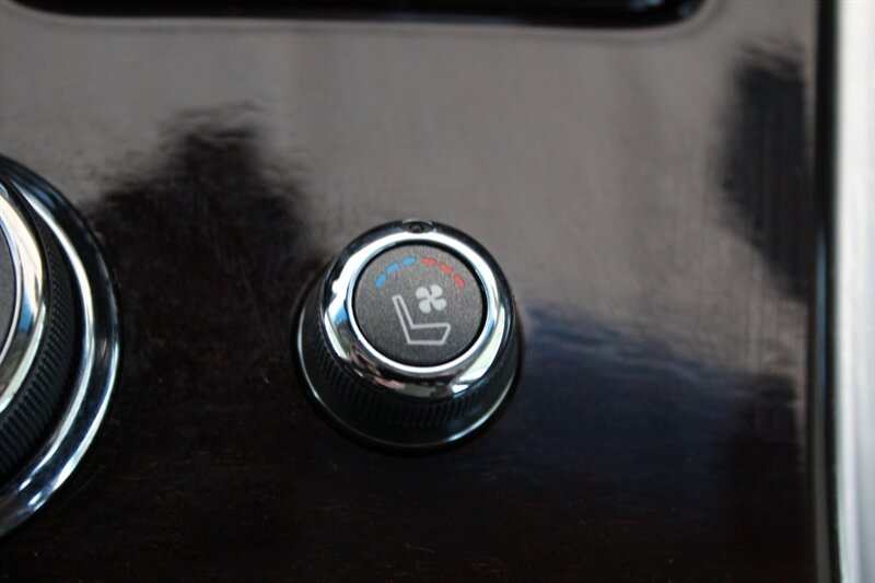 2016 INFINITI Q70 3.7 - Photo 42 - Lexington, SC 29073
