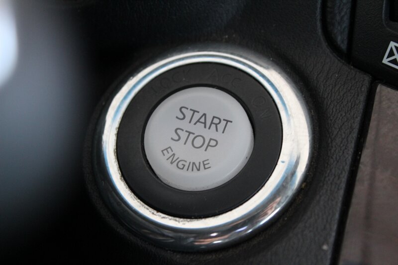2016 INFINITI Q70 3.7 - Photo 33 - Lexington, SC 29073