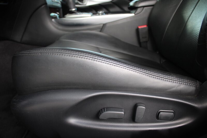 2016 INFINITI Q70 3.7 - Photo 15 - Lexington, SC 29073