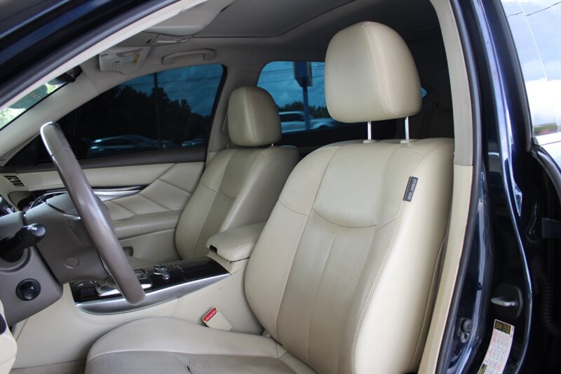 2016 INFINITI Q70L 3.7 - Photo 14 - Lexington, SC 29073