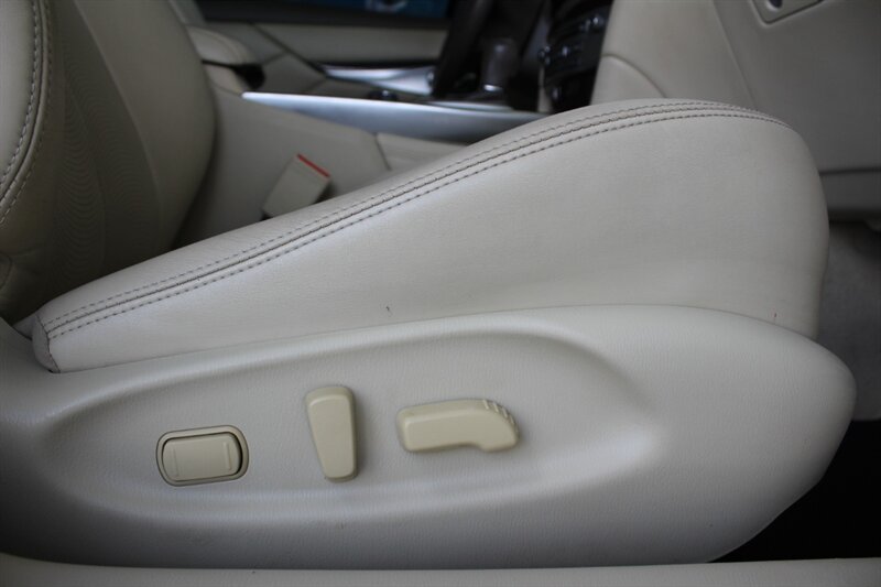 2016 INFINITI Q70L 3.7 - Photo 21 - Lexington, SC 29073