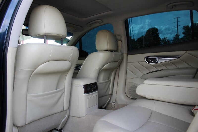 2016 INFINITI Q70L 3.7 - Photo 16 - Lexington, SC 29073