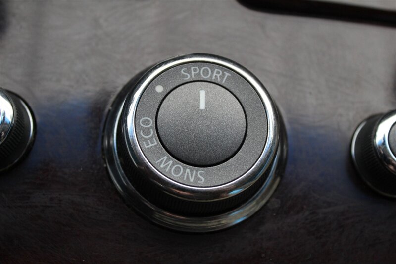 2016 INFINITI Q70L 3.7 - Photo 36 - Lexington, SC 29073
