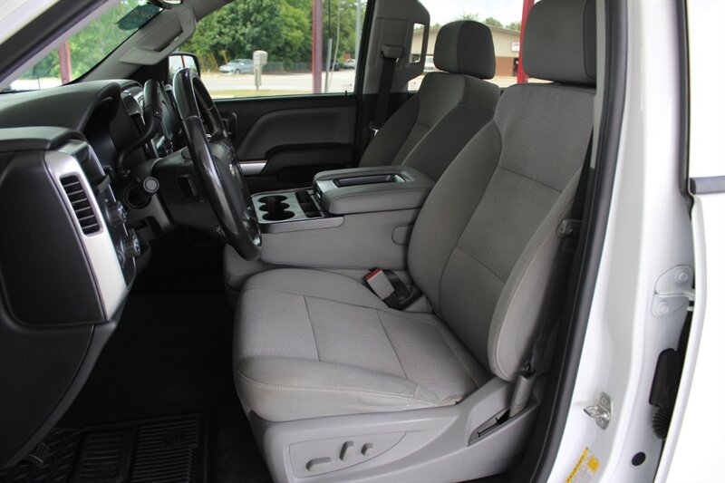 2018 Chevrolet Silverado 1500 LT - Photo 13 - Lexington, SC 29073