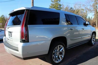 2018 Cadillac Escalade ESV Platinum   - Photo 11 - Lexington, SC 29073