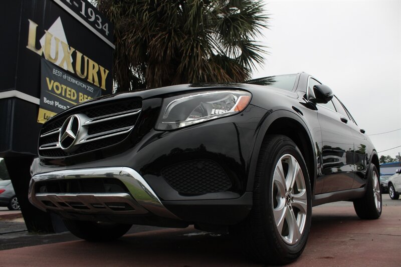 2017 Mercedes-Benz GLC GLC300's photo