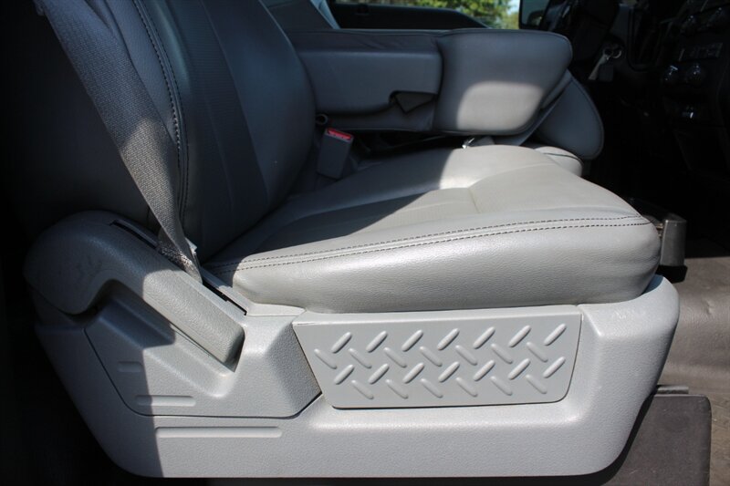 2013 Ford F-150 XL photo 18