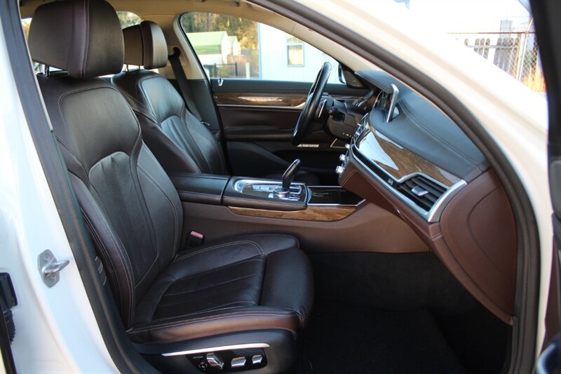 2016 BMW 740i - Photo 36 - Lexington, SC 29073